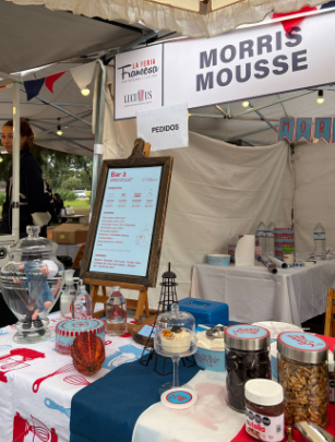 Puesto de Morris Mousse en la Feria Francesa